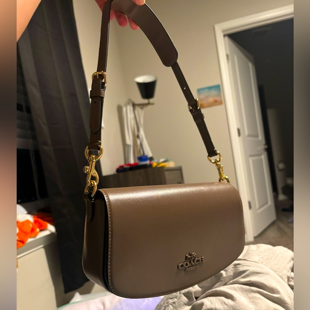 Coach shoulder bag. Like New condition